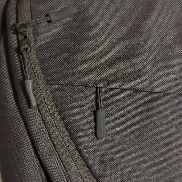 Dustin Adjustable Laptop Crossbody Bag Black - Picture 13 of 13